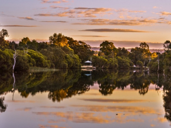 Hotham River Foreshore - Lion's Weir