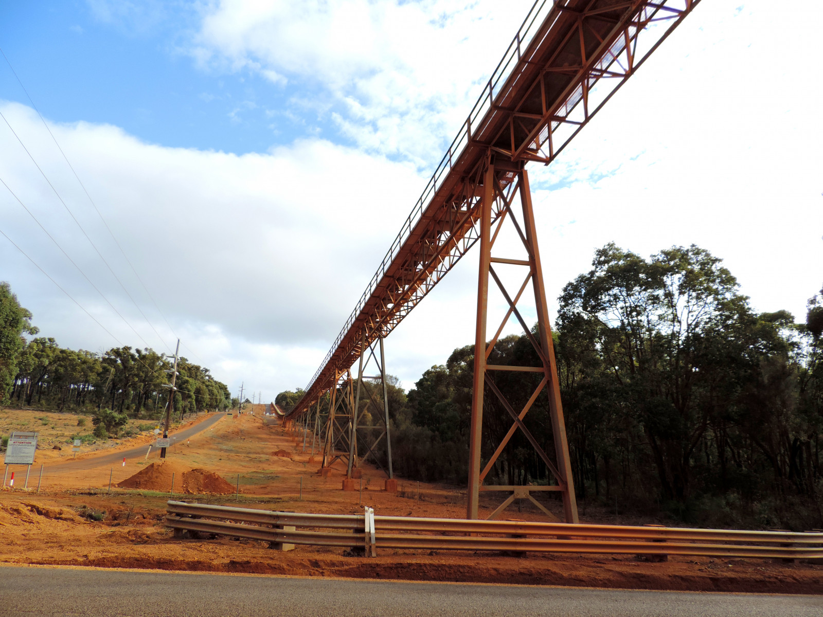 South 32 Overland Conveyor Belt Logo